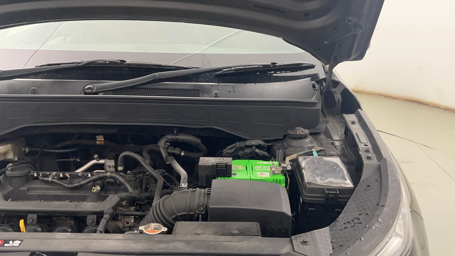 Used 2021 Hyundai Venue S Plus 1.2 Petrol Petrol Manual engine ENGINE LEFT SIDE HINGE & APRON VIEW