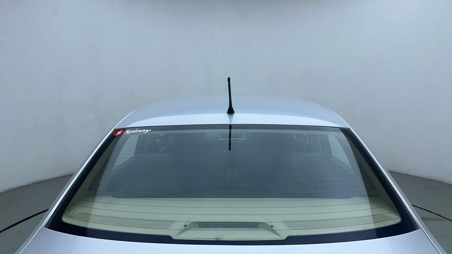Used 2018 Skoda Rapid Ambition 1.6 MPI Petrol Manual top_features Rear defogger