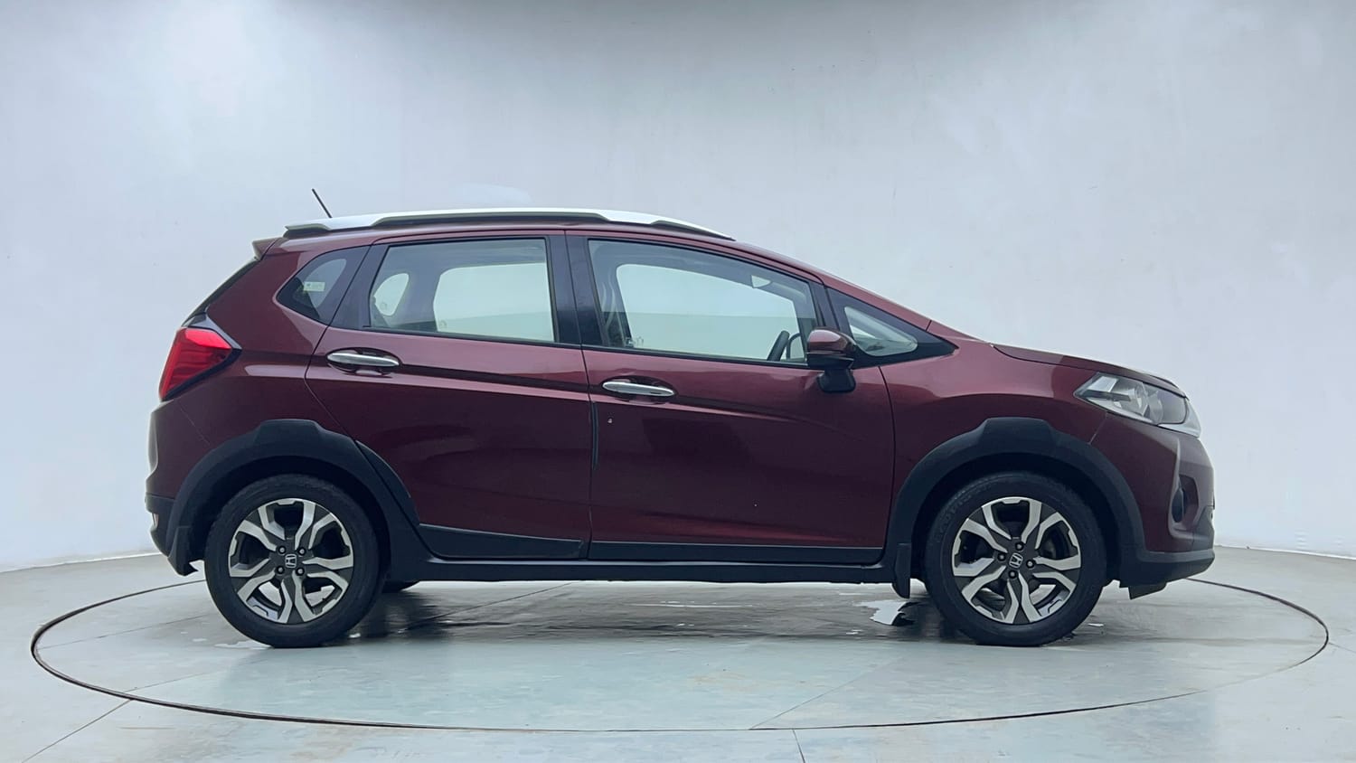 Used 2018 Honda WR-V VX MT Petrol Petrol Manual exterior RIGHT SIDE VIEW