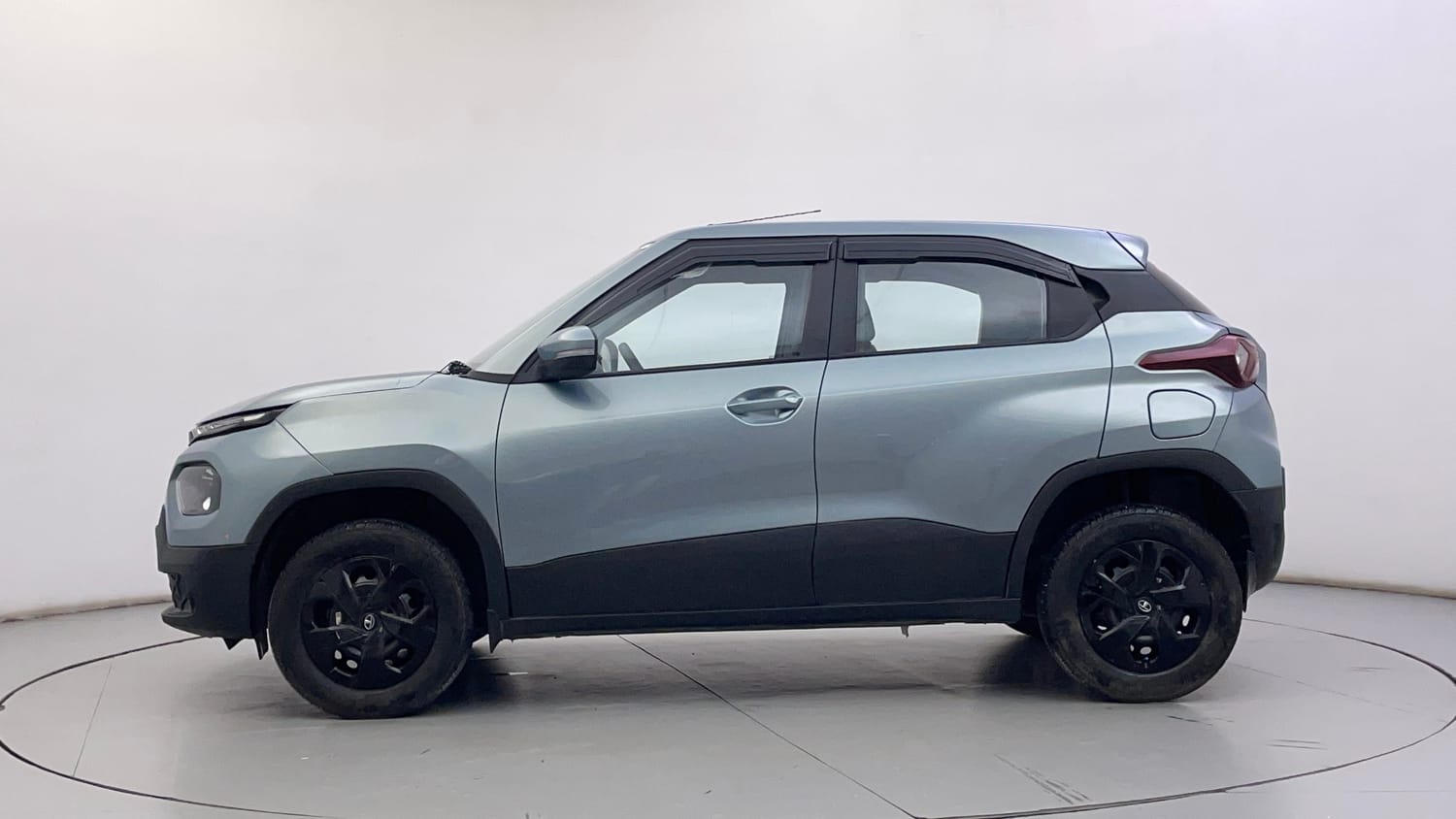 Used 2023 Tata Punch Adventure Rhythm Pack MT Petrol Manual exterior LEFT SIDE VIEW