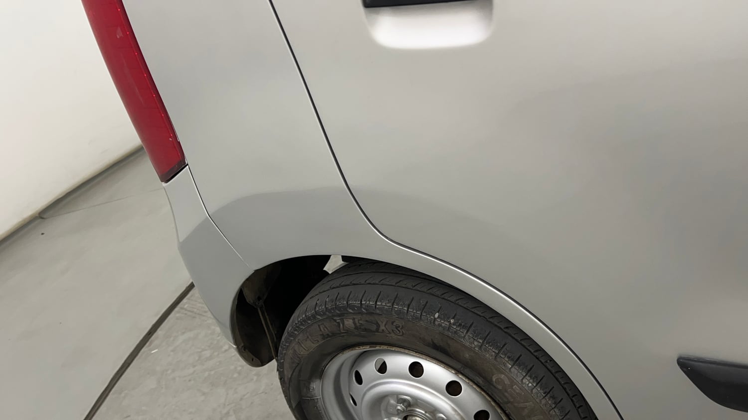 Used 2014 Maruti Suzuki Wagon R LXI CNG Cng Manual dents MINOR SCRATCH