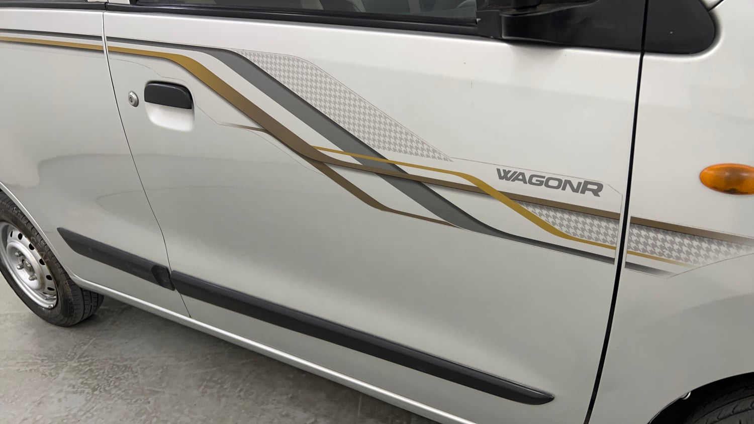 Used 2014 Maruti Suzuki Wagon R LXI CNG Cng Manual dents MINOR SCRATCH