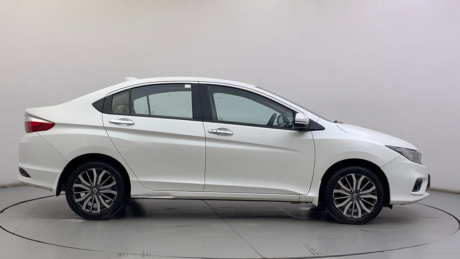 Used 2020 Honda City VX CVT Petrol Petrol Automatic exterior RIGHT SIDE VIEW