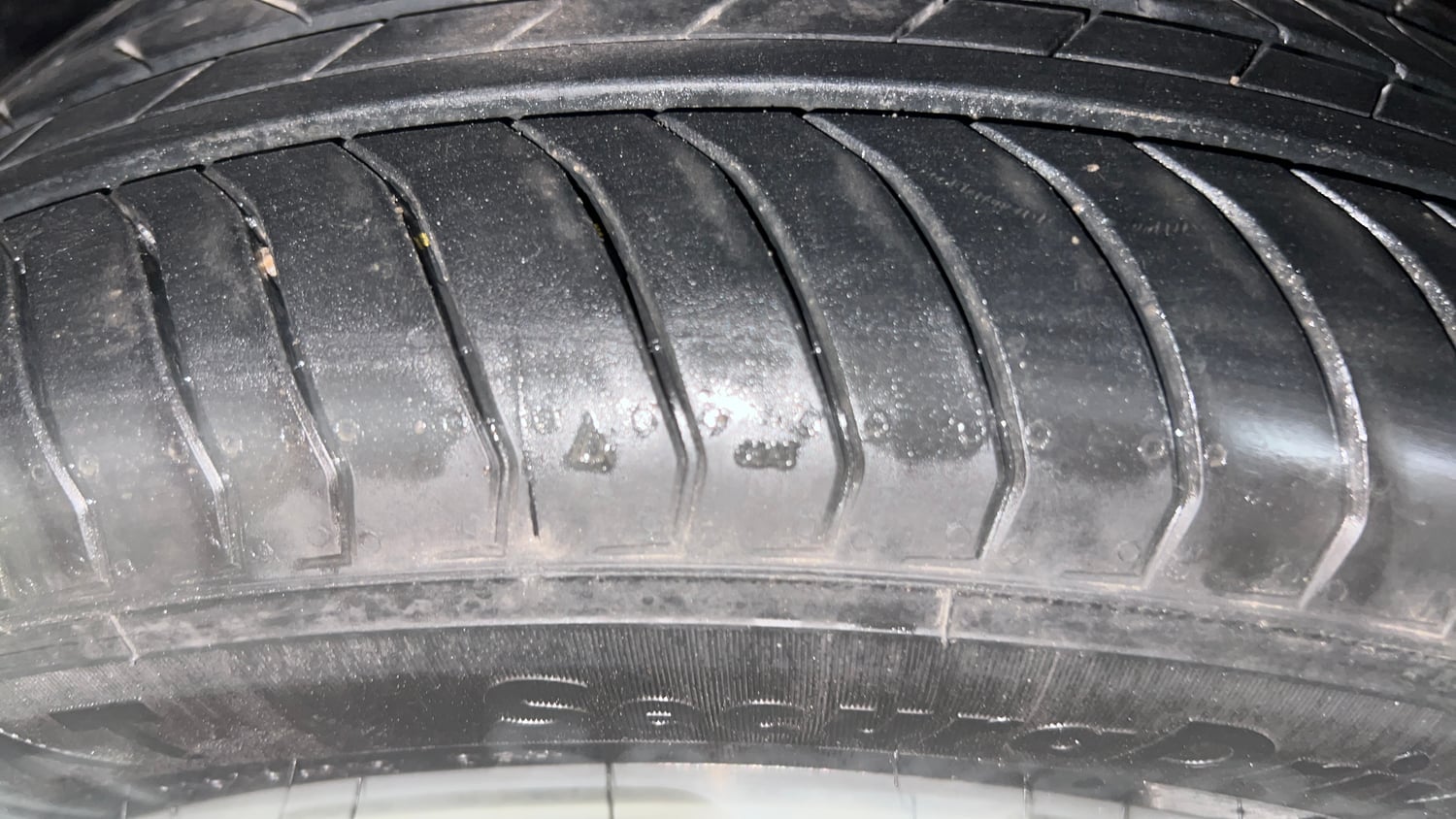 Used 2021 Kia Seltos X Line 1.5 Diesel AT Diesel Automatic tyres LEFT FRONT TYRE TREAD VIEW