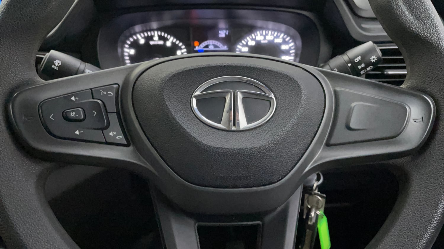 Used 2023 Tata Punch Adventure Rhythm Pack MT Petrol Manual top_features Steering mounted controls