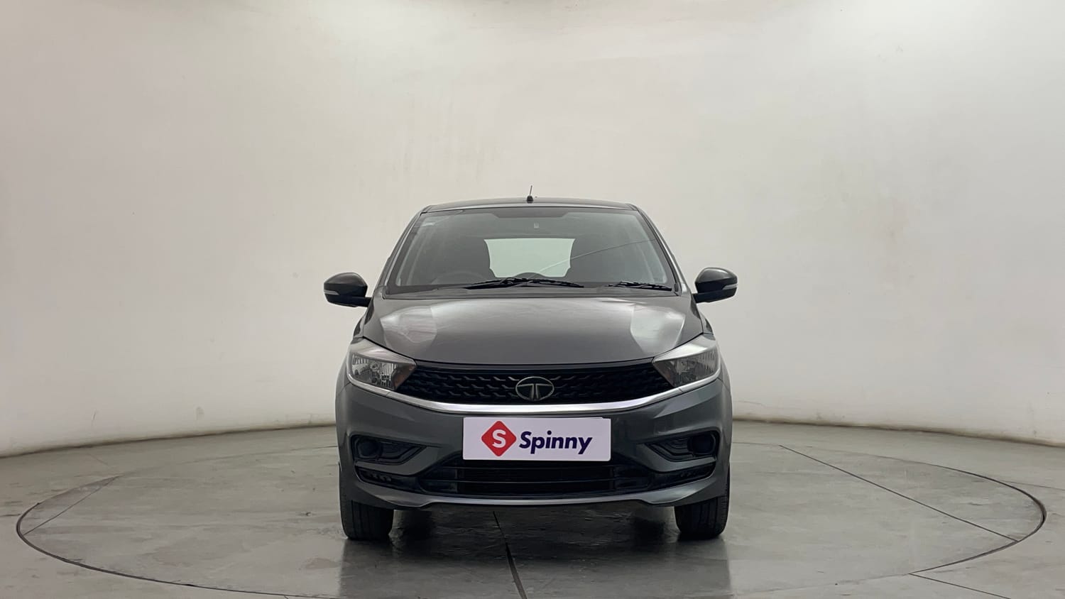 Used 2023 Tata Tiago XT (O) Petrol Manual exterior FRONT VIEW