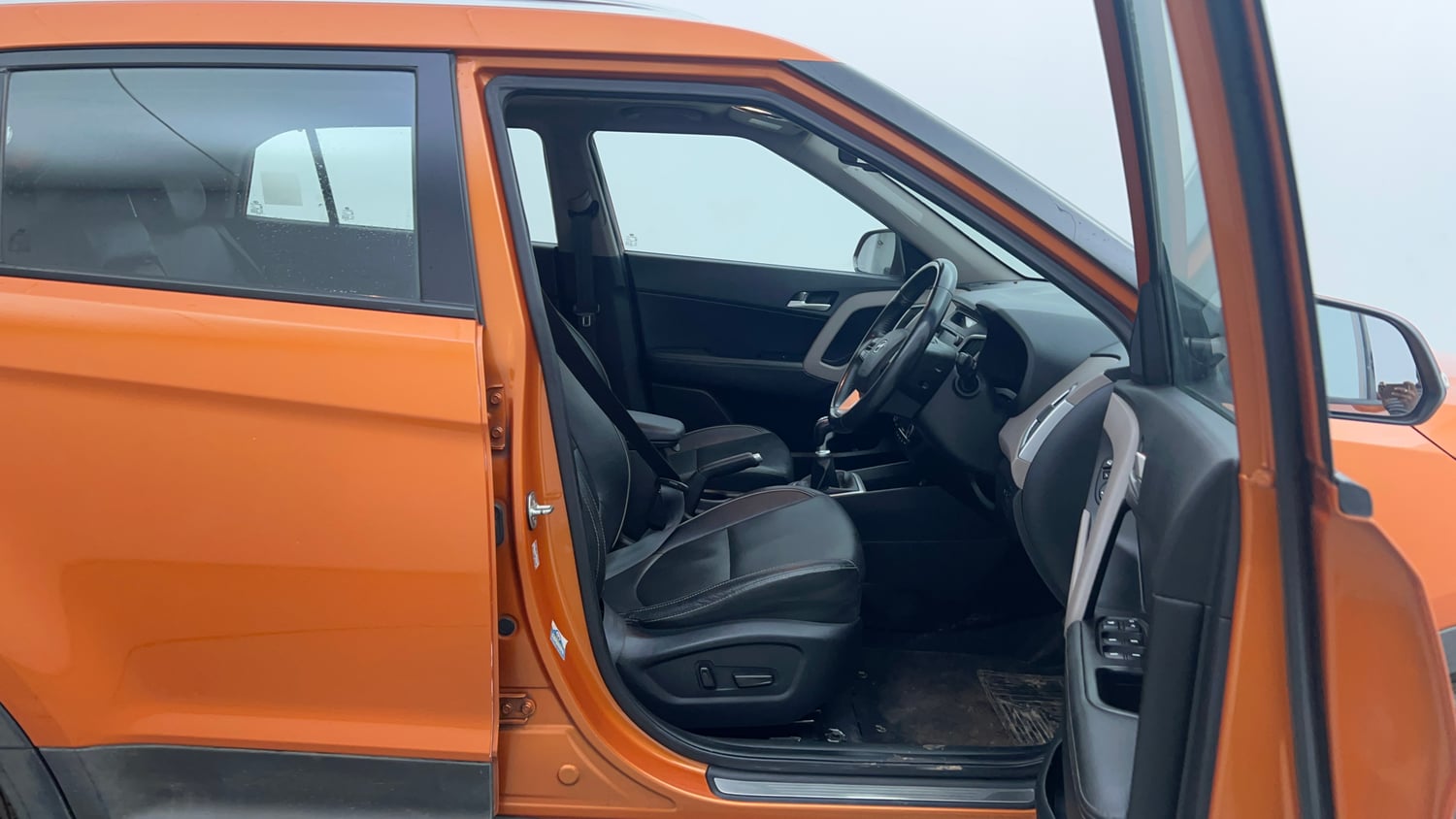 Used 2018 Hyundai Creta SX 1.6 CRDi (O) Diesel Manual interior RIGHT SIDE FRONT DOOR CABIN VIEW