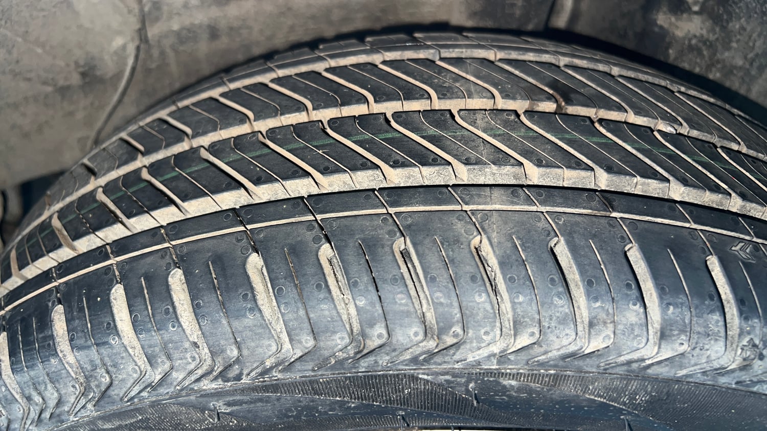 Used 2016 Toyota Etios Liva V Petrol Manual tyres LEFT REAR TYRE TREAD VIEW