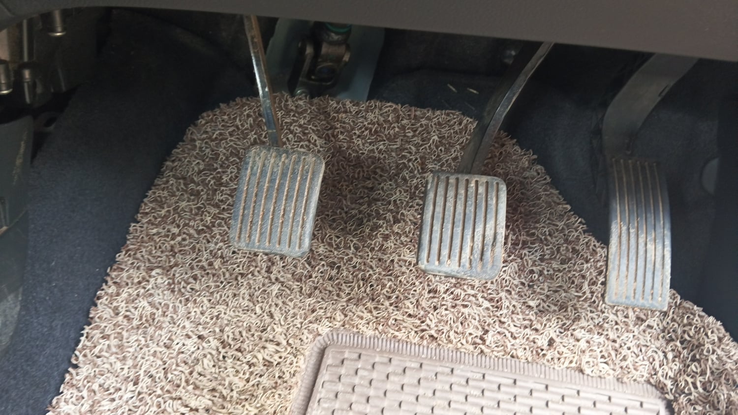 Used 2018 Hyundai Xcent SX Petrol Manual interior PEDALS VIEW