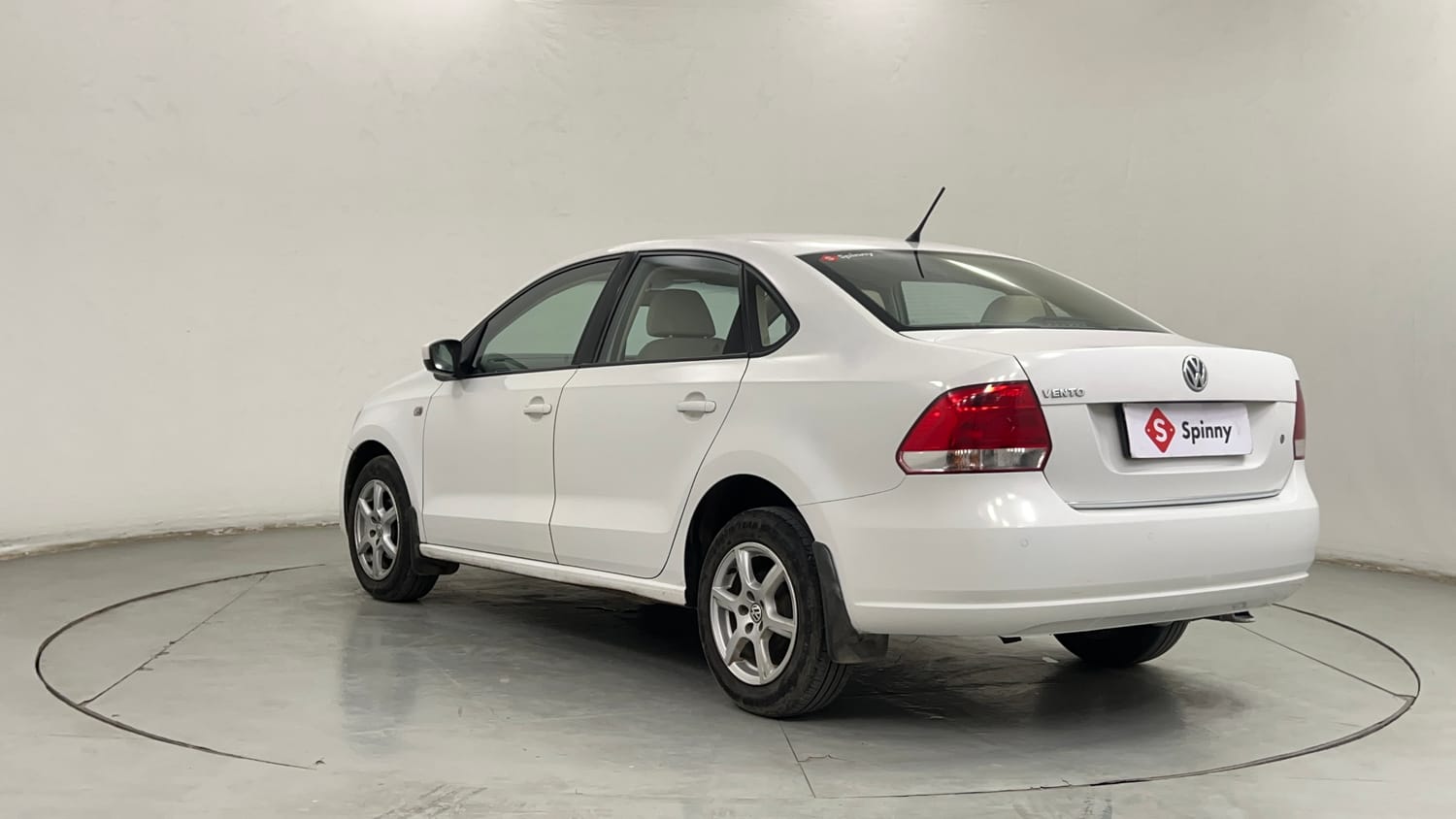 Used 2014 Volkswagen Vento Highline Petrol Petrol Manual exterior LEFT REAR CORNER VIEW