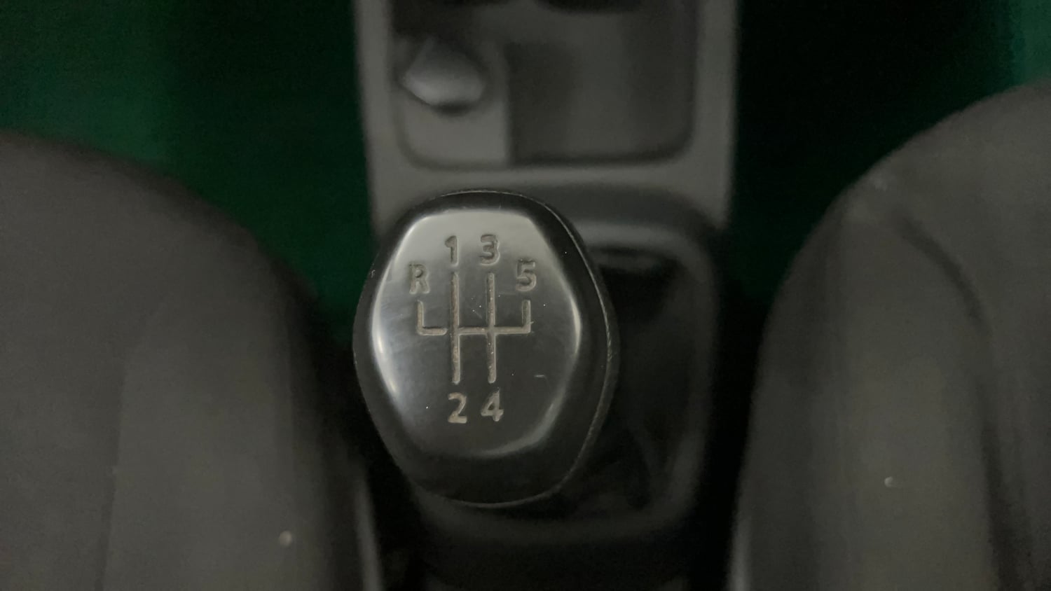 Used 2016 Renault Kwid RXT Petrol Manual interior GEAR  KNOB VIEW