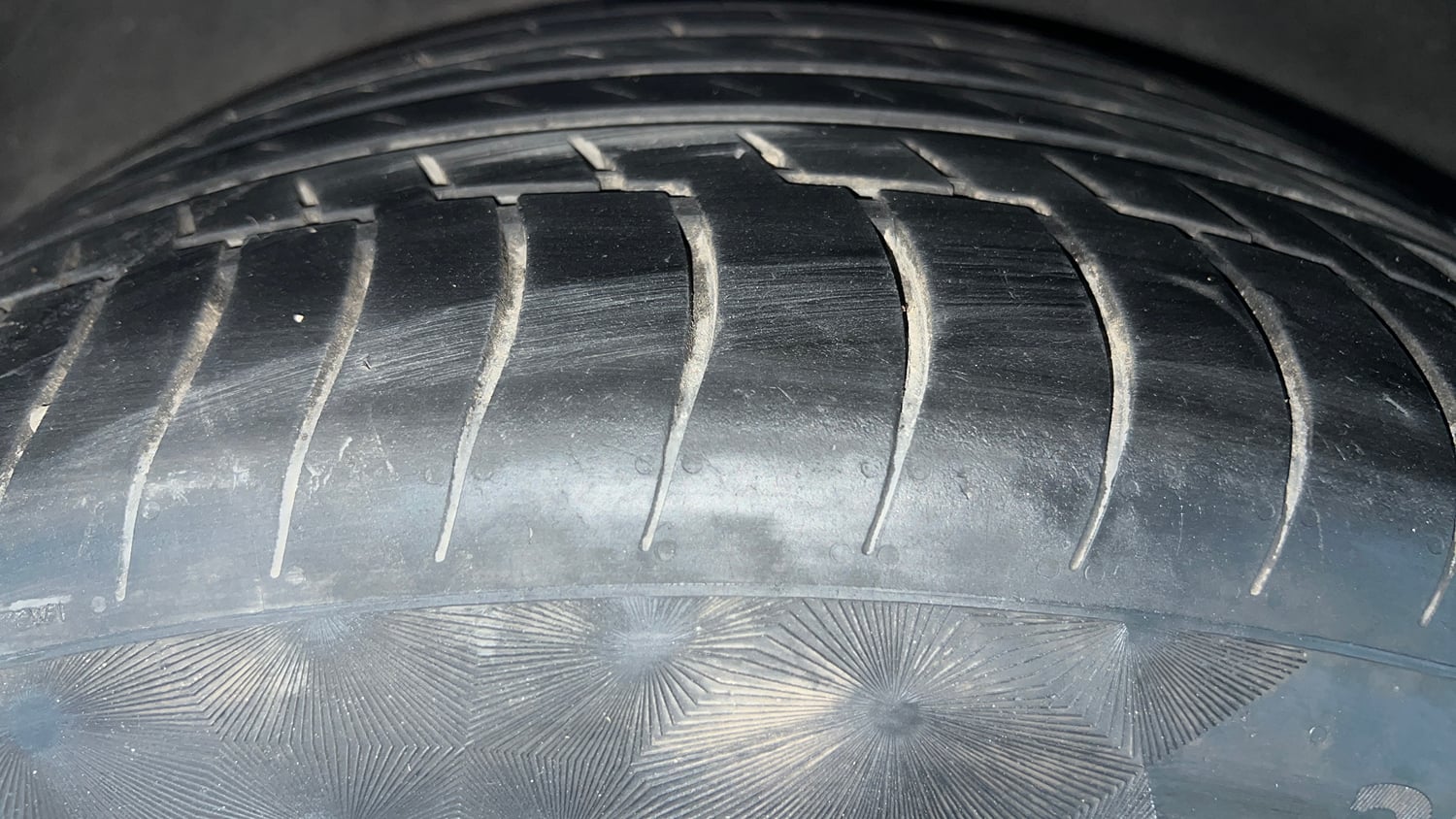 Used 2021 BMW X7 xDrive40i M Sport Petrol Automatic tyres LEFT REAR TYRE TREAD VIEW