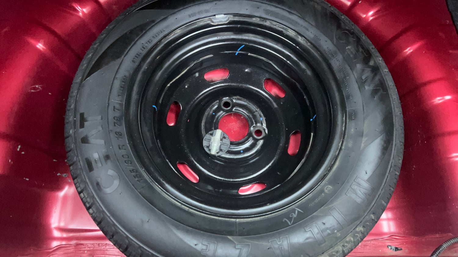 Used 2018 Datsun Redi-GO S 1.0 AMT Petrol Automatic tyres SPARE TYRE VIEW