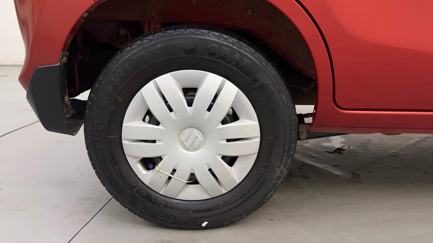 Used 2022 Maruti Suzuki Alto 800 VXi Petrol Manual tyres RIGHT REAR TYRE RIM VIEW