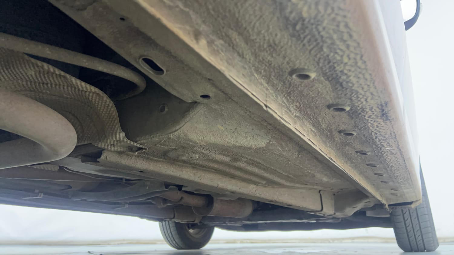 Used 2016 Ford Figo Titanium Plus 1.2 Ti-VCT Petrol Manual extra REAR RIGHT UNDERBODY VIEW