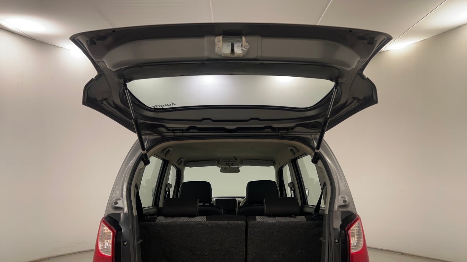 Used 2012 Maruti Suzuki Wagon R LXi Petrol Manual interior DICKY DOOR OPEN VIEW