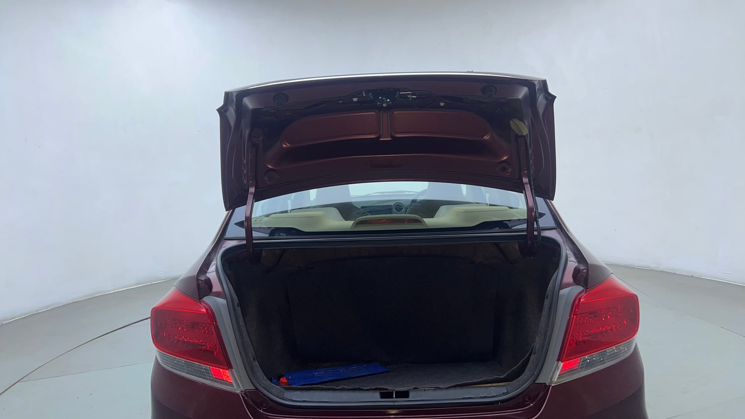 Used 2014 Honda Amaze 1.2 S AT i-VTEC Petrol Automatic interior DICKY DOOR OPEN VIEW