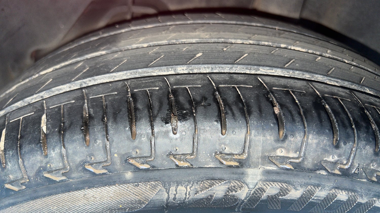 Used 2015 Ford Figo Titanium1.5 TDCi Diesel Manual tyres LEFT REAR TYRE TREAD VIEW