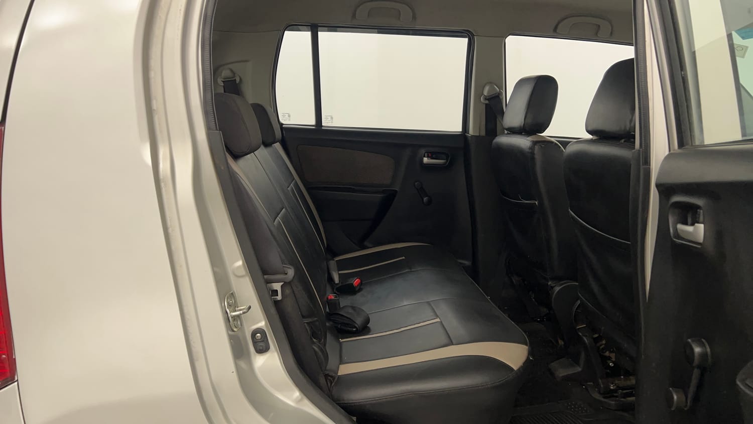 Used 2014 Maruti Suzuki Wagon R LXI CNG Cng Manual interior RIGHT SIDE REAR DOOR CABIN VIEW