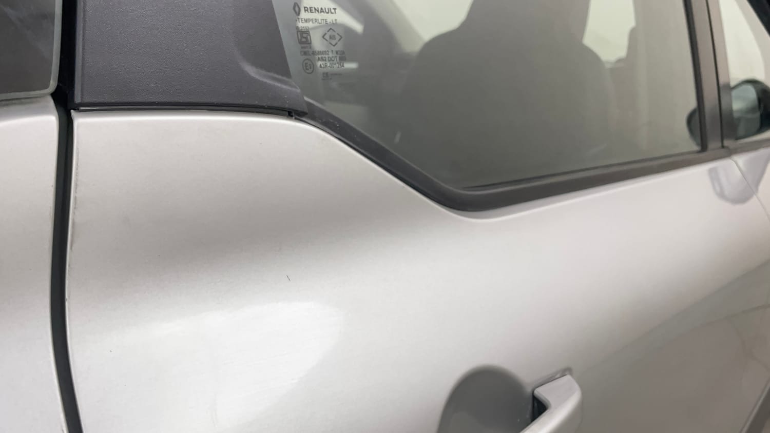 Used 2024 Renault Triber RXT Petrol Manual dents MINOR SCRATCH