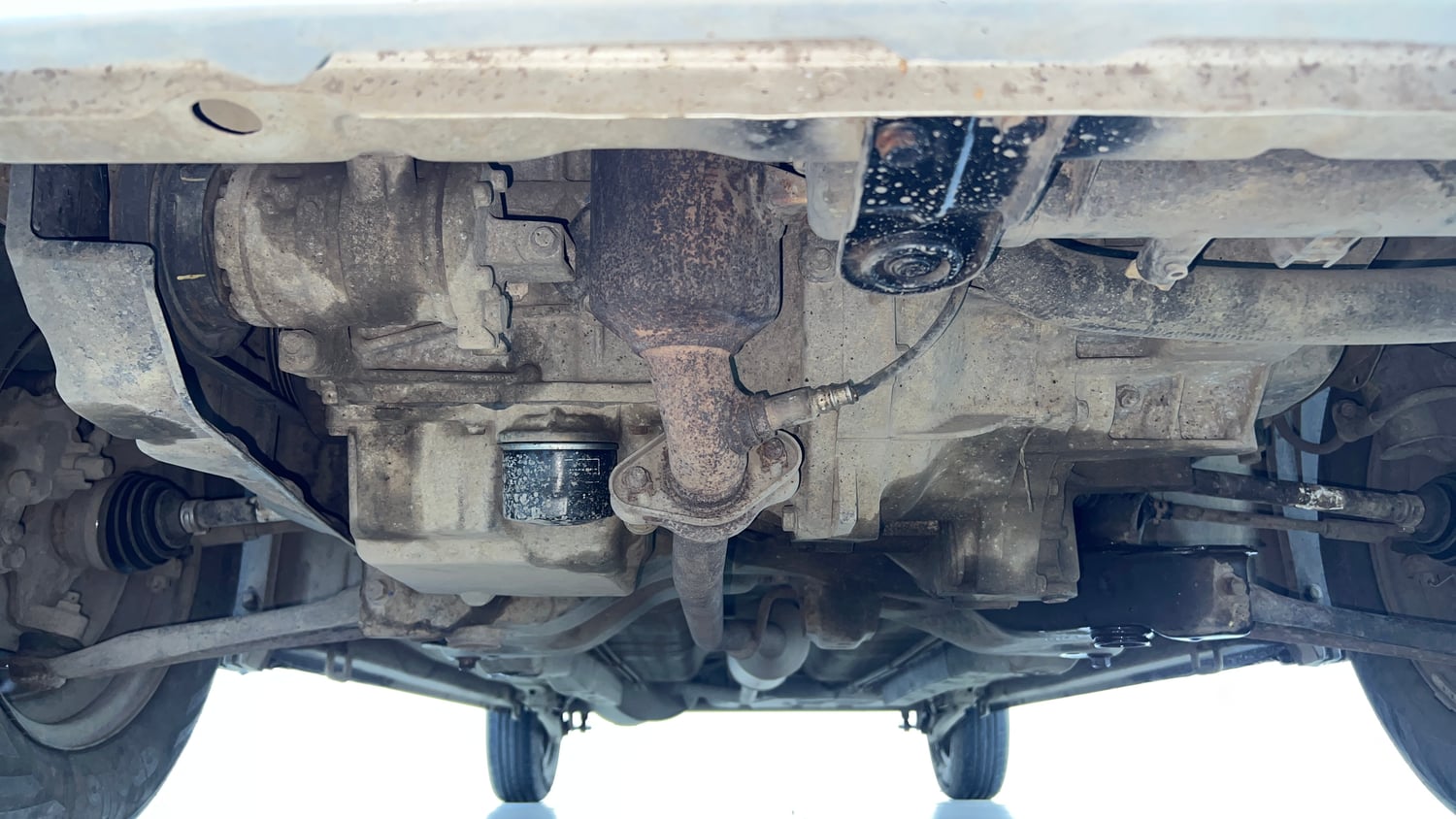 Used 2014 Maruti Suzuki Wagon R LXI Petrol Manual extra FRONT LEFT UNDERBODY VIEW