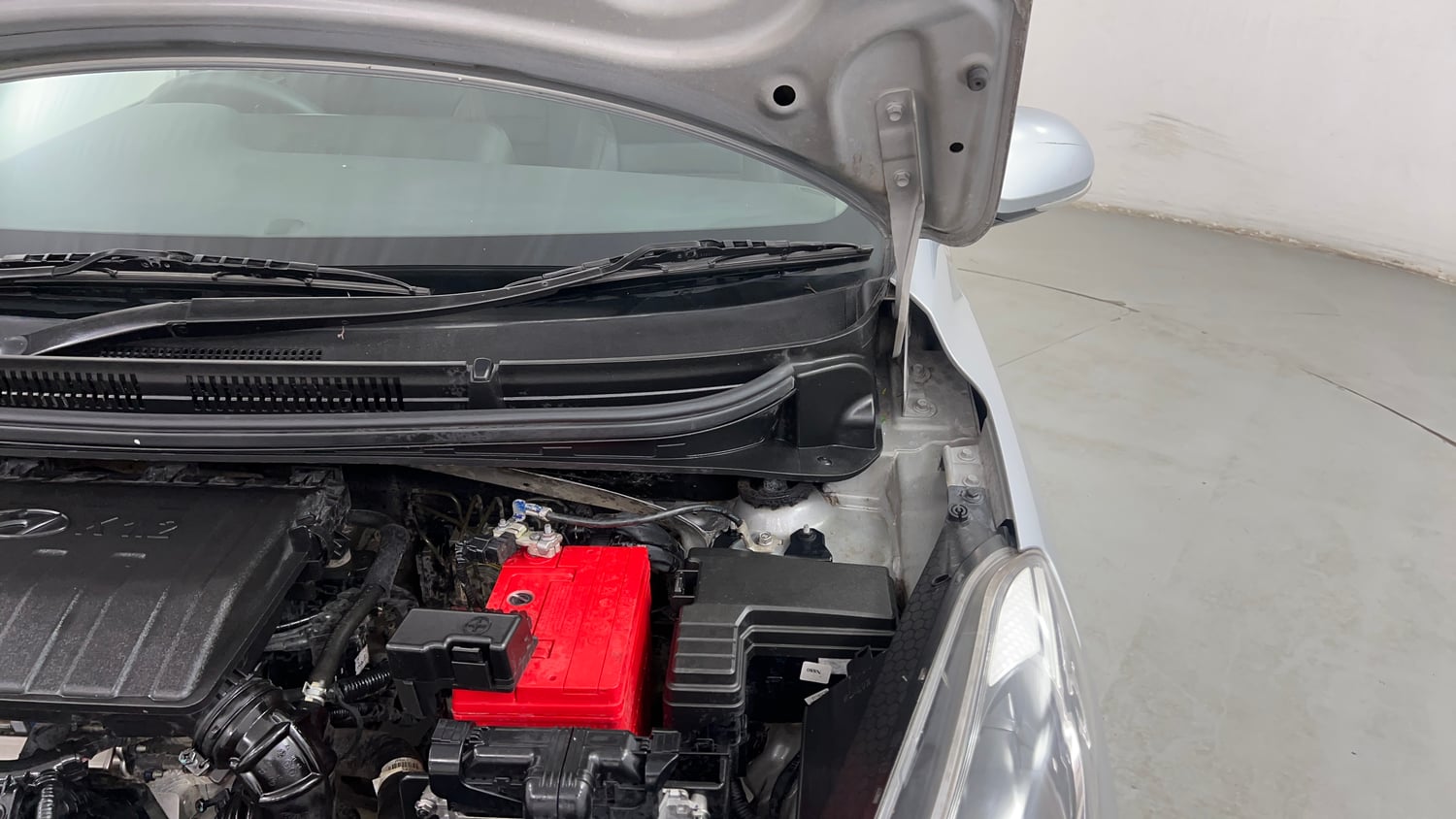 Used 2021 Hyundai Grand i10 Nios Sportz AMT 1.2 Kappa VTVT Petrol Automatic engine ENGINE LEFT SIDE HINGE & APRON VIEW