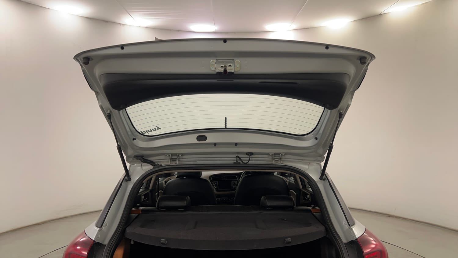 Used 2019 Hyundai Elite i20 Asta 1.2 (O) Petrol Manual interior DICKY DOOR OPEN VIEW