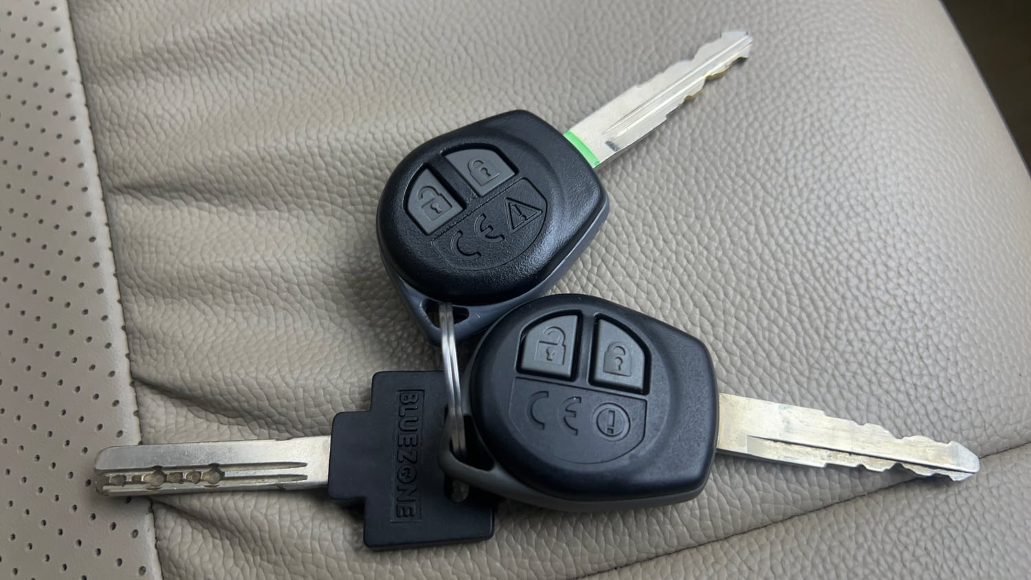Used 2019 Maruti Suzuki Dzire VXi Petrol Manual extra CAR KEY VIEW