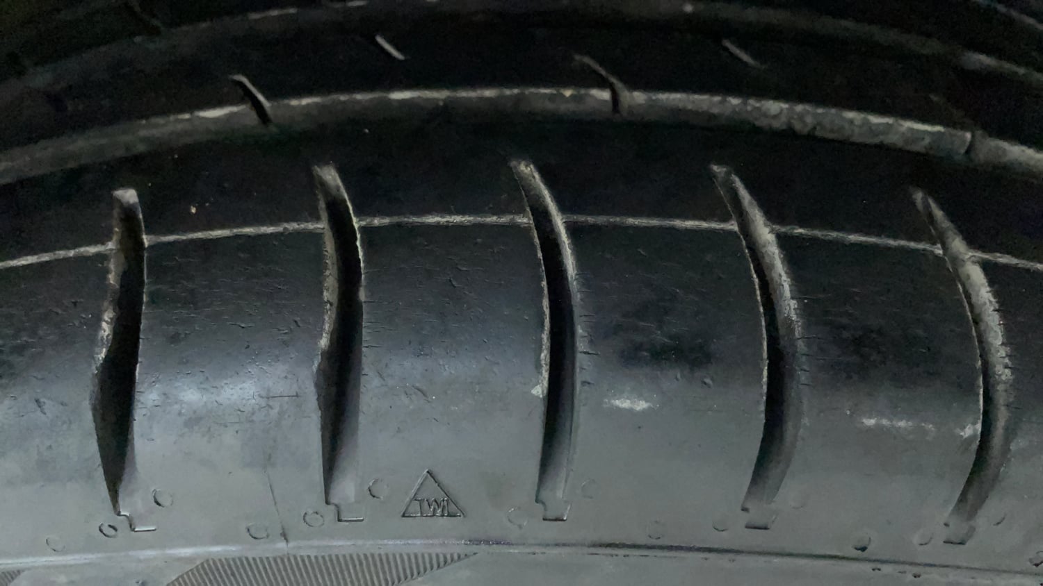Used 2018 Hyundai Grand i10 Magna 1.2 Kappa VTVT Petrol Manual tyres RIGHT FRONT TYRE TREAD VIEW