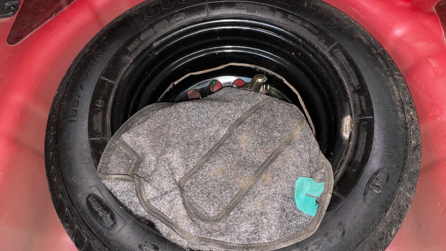 Used 2014 Hyundai Elite i20 Magna 1.2 Petrol Manual tyres SPARE TYRE VIEW