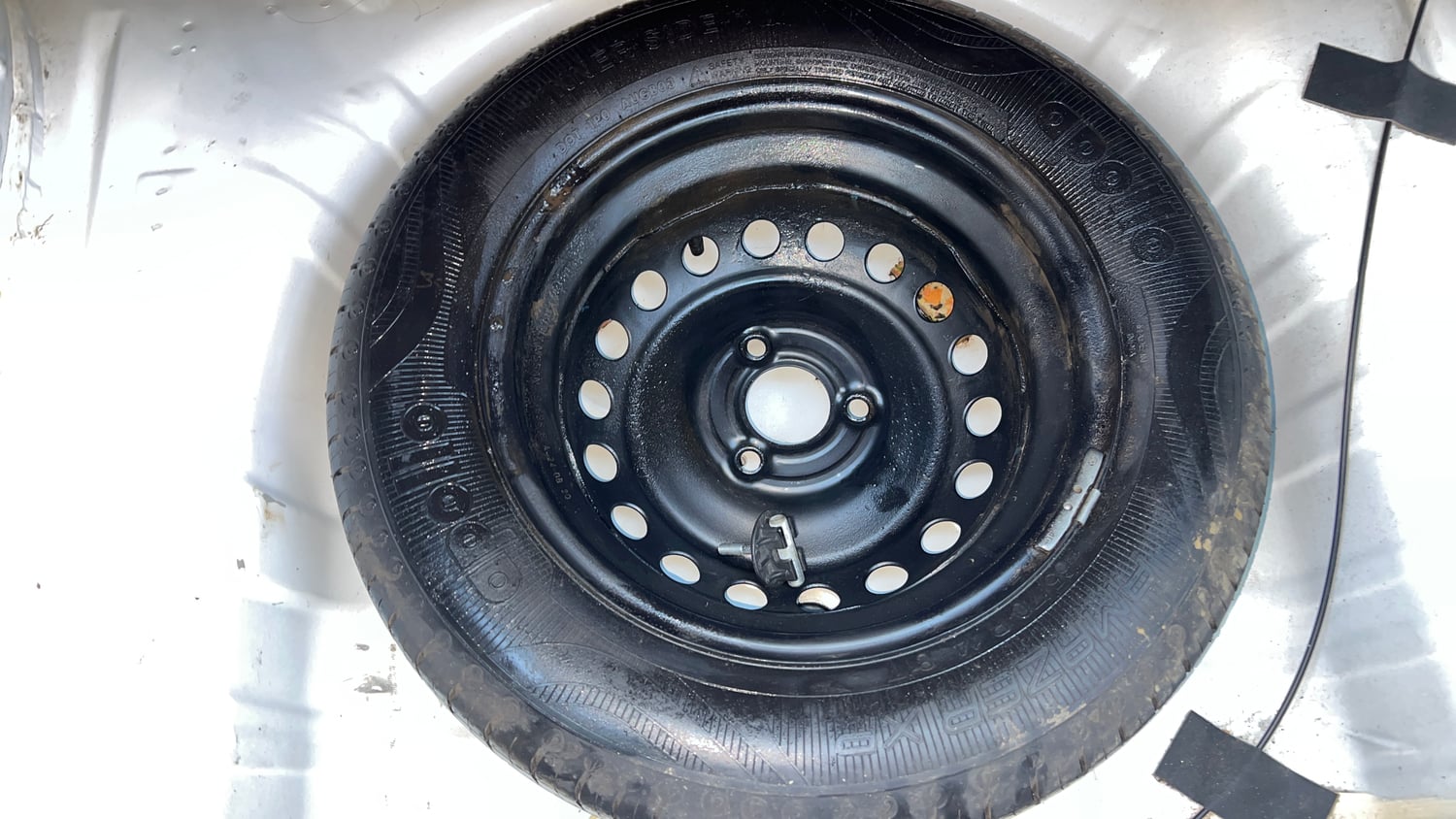 Used 2020 Renault Kwid 1.0 RXT Opt Petrol Manual tyres SPARE TYRE VIEW