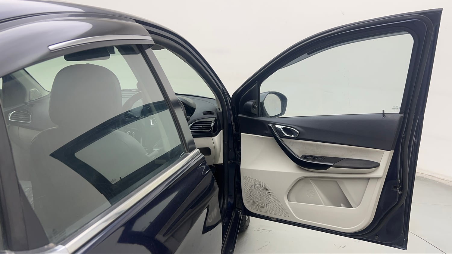 Used 2022 Tata Tigor XZ Plus CNG Cng Manual interior RIGHT FRONT DOOR OPEN VIEW