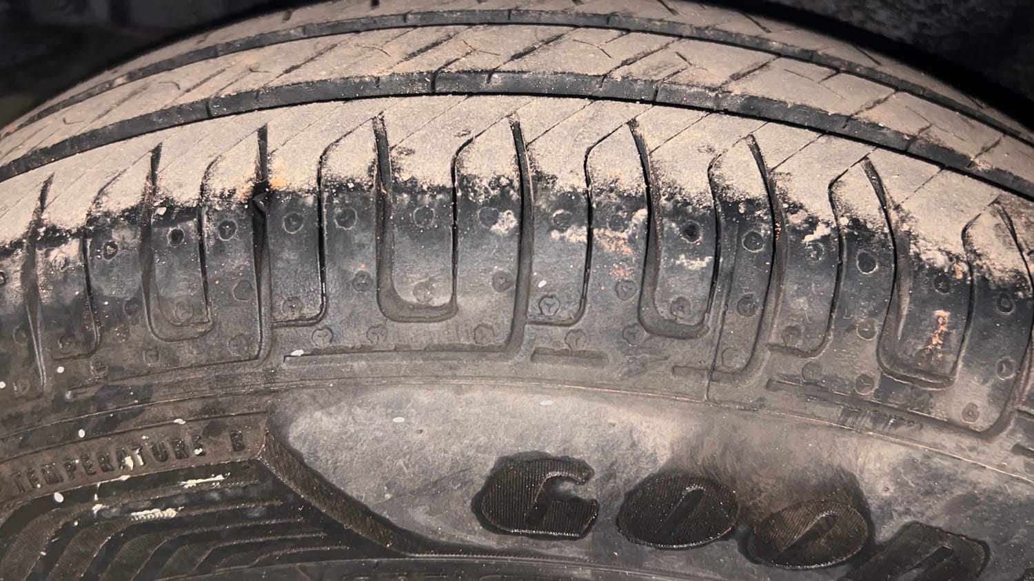 Used 2015 Maruti Suzuki Swift Dzire VXI Petrol Manual tyres RIGHT REAR TYRE TREAD VIEW