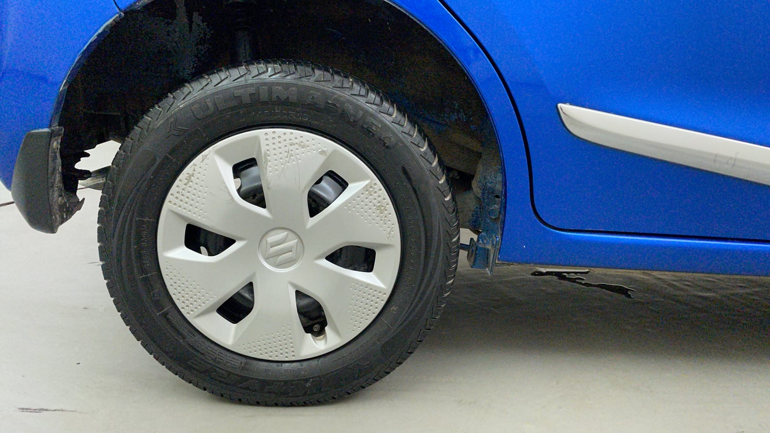 Used 2024 Maruti Suzuki Alto K10 VXi Plus AGS Petrol Automatic tyres RIGHT REAR TYRE RIM VIEW