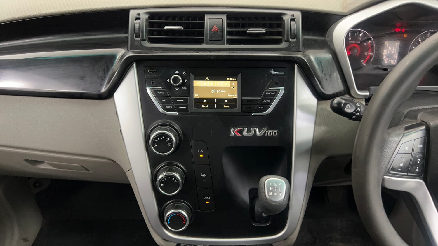 Used 2016 Mahindra KUV100 K8 6 STR Petrol Manual interior MUSIC SYSTEM & AC CONTROL VIEW