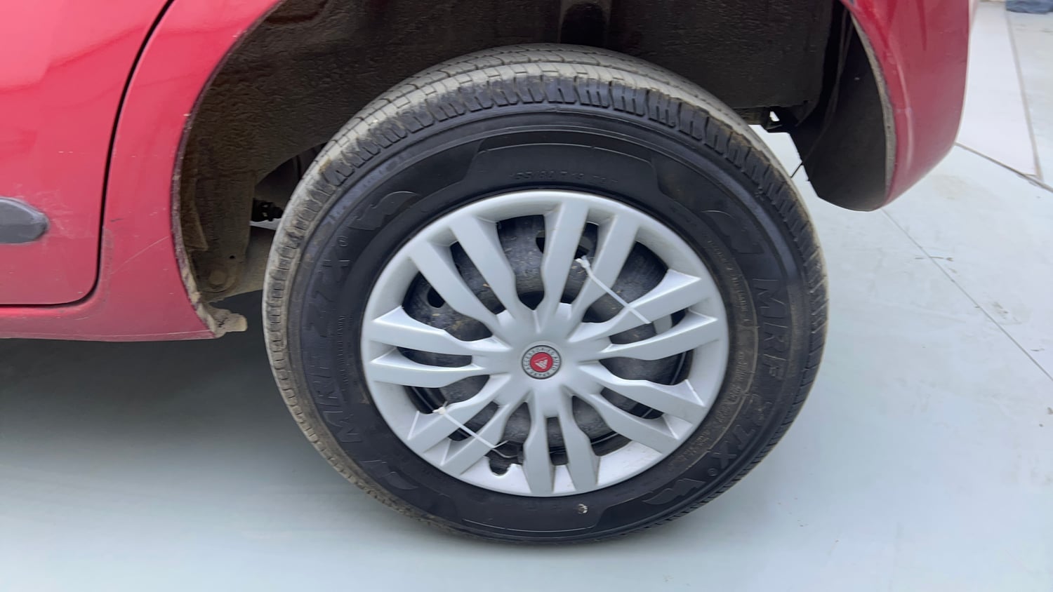 Used 2018 Datsun Redi-GO S 1.0 AMT Petrol Automatic tyres LEFT REAR TYRE RIM VIEW