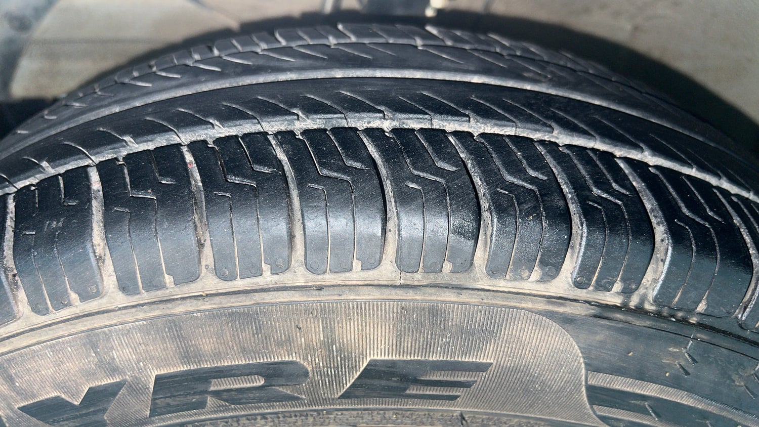 Used 2019 Maruti Suzuki Dzire VXi Petrol Manual tyres LEFT FRONT TYRE TREAD VIEW