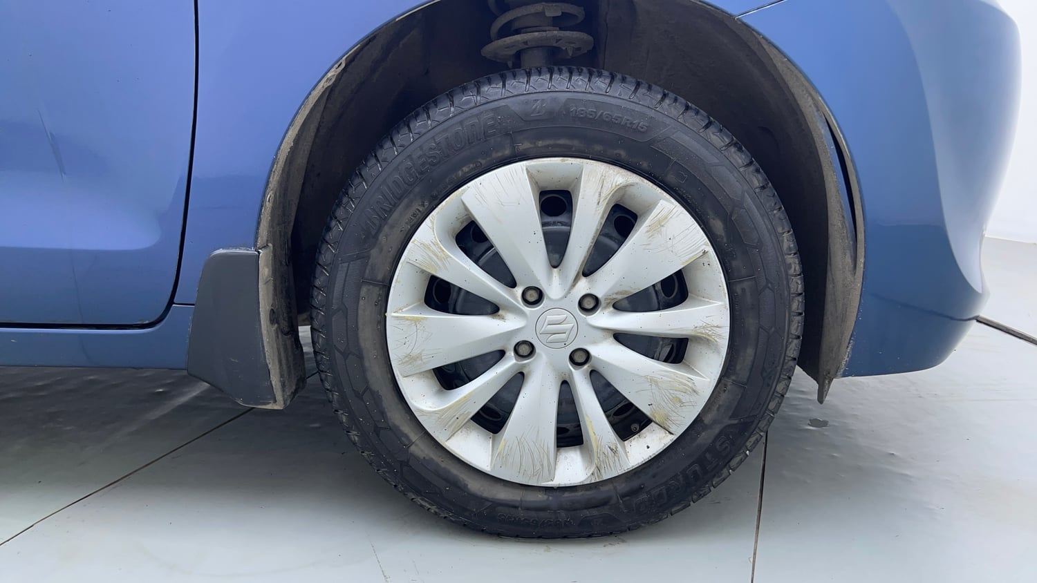 Used 2018 Maruti Suzuki Baleno Delta 1.2 Petrol Manual tyres RIGHT FRONT TYRE RIM VIEW