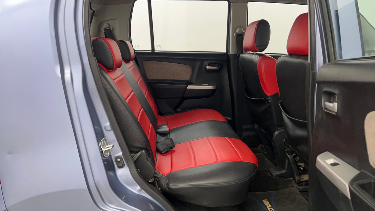 Used 2014 Maruti Suzuki Wagon R VXI Petrol Manual interior RIGHT SIDE REAR DOOR CABIN VIEW
