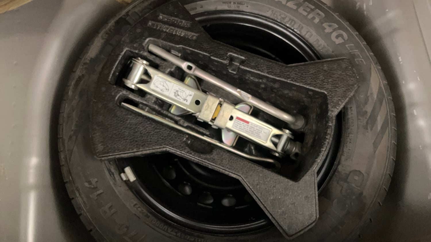 Used 2020 Maruti Suzuki Celerio VXi AMT Petrol Automatic tyres SPARE TYRE VIEW