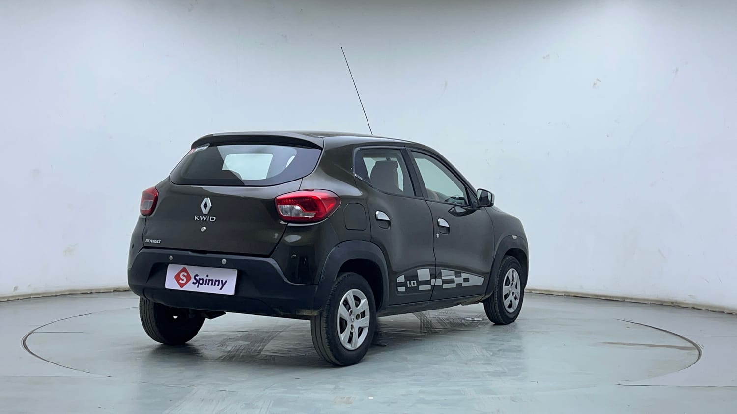 Used 2018 Renault Kwid 1.0 RXT Petrol Manual exterior RIGHT REAR CORNER VIEW