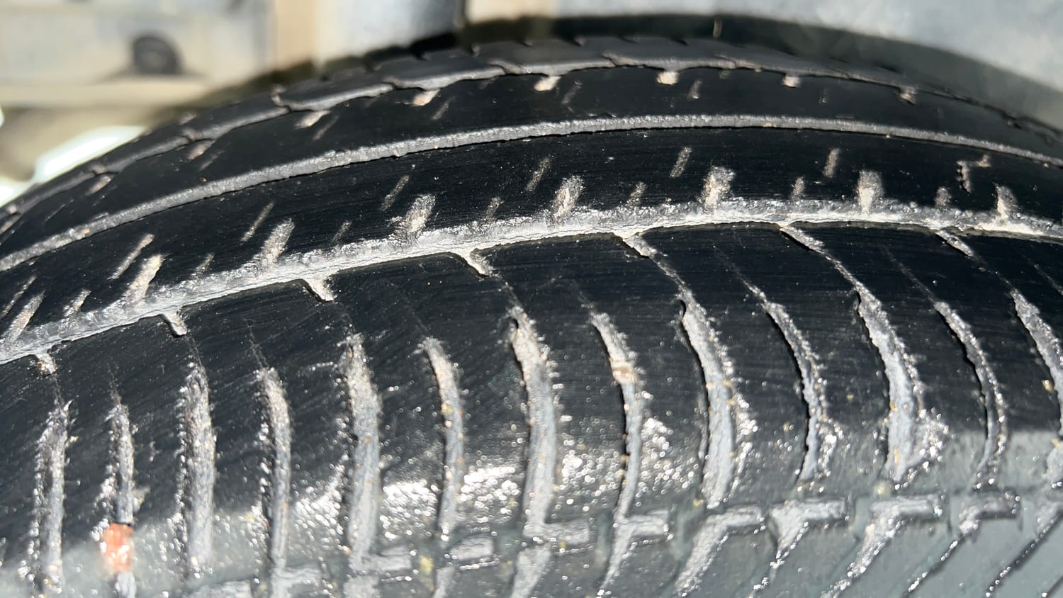 Used 2016 Maruti Suzuki Swift VXi Petrol Manual tyres RIGHT REAR TYRE TREAD VIEW