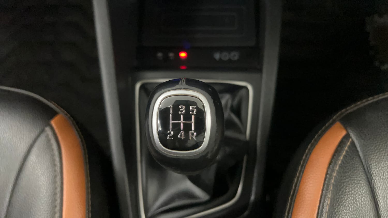 Used 2019 Hyundai Elite i20 Asta 1.2 (O) Petrol Manual interior GEAR  KNOB VIEW