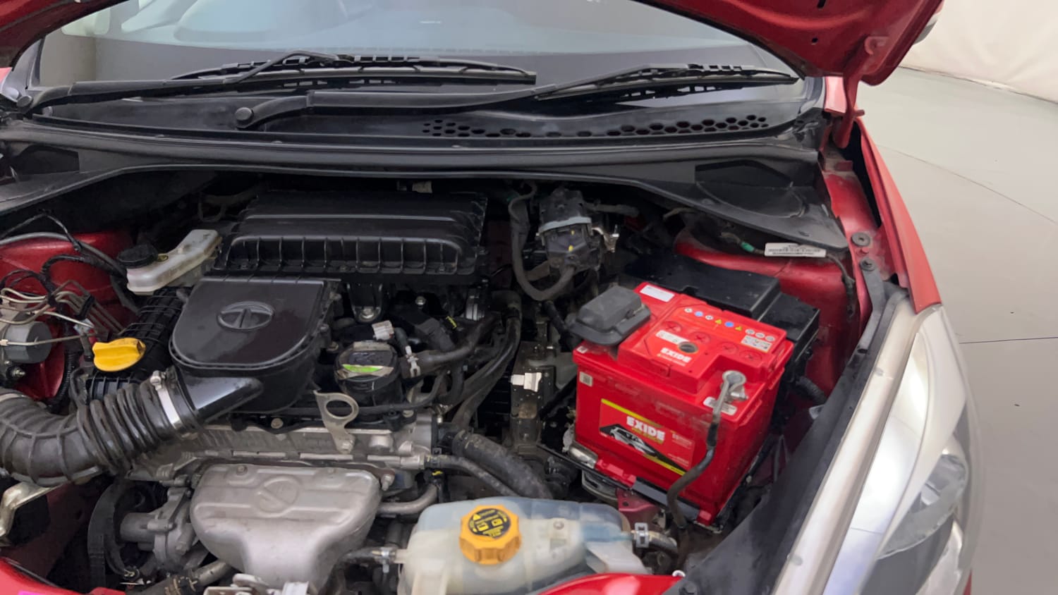 Used 2018 Tata Tiago Revotron XZA Petrol Automatic engine ENGINE LEFT SIDE HINGE & APRON VIEW