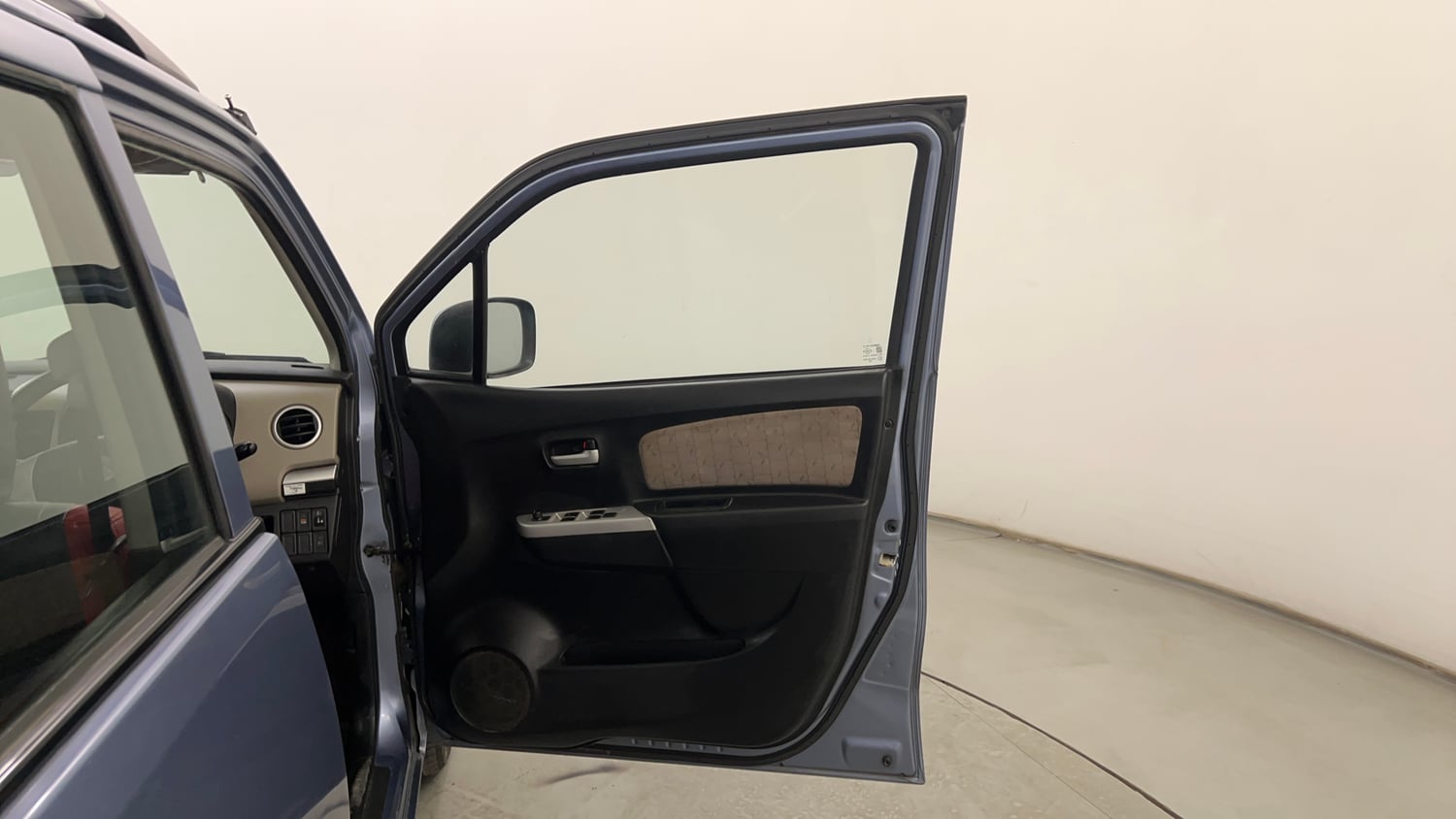 Used 2014 Maruti Suzuki Wagon R VXI Petrol Manual interior RIGHT FRONT DOOR OPEN VIEW
