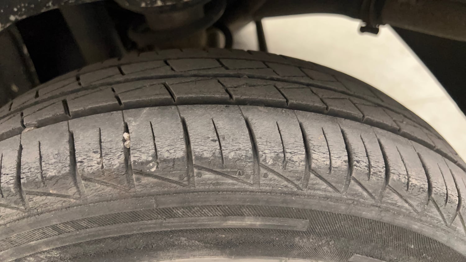 Used 2021 Maruti Suzuki Alto 800 LXi Petrol Manual tyres LEFT REAR TYRE TREAD VIEW