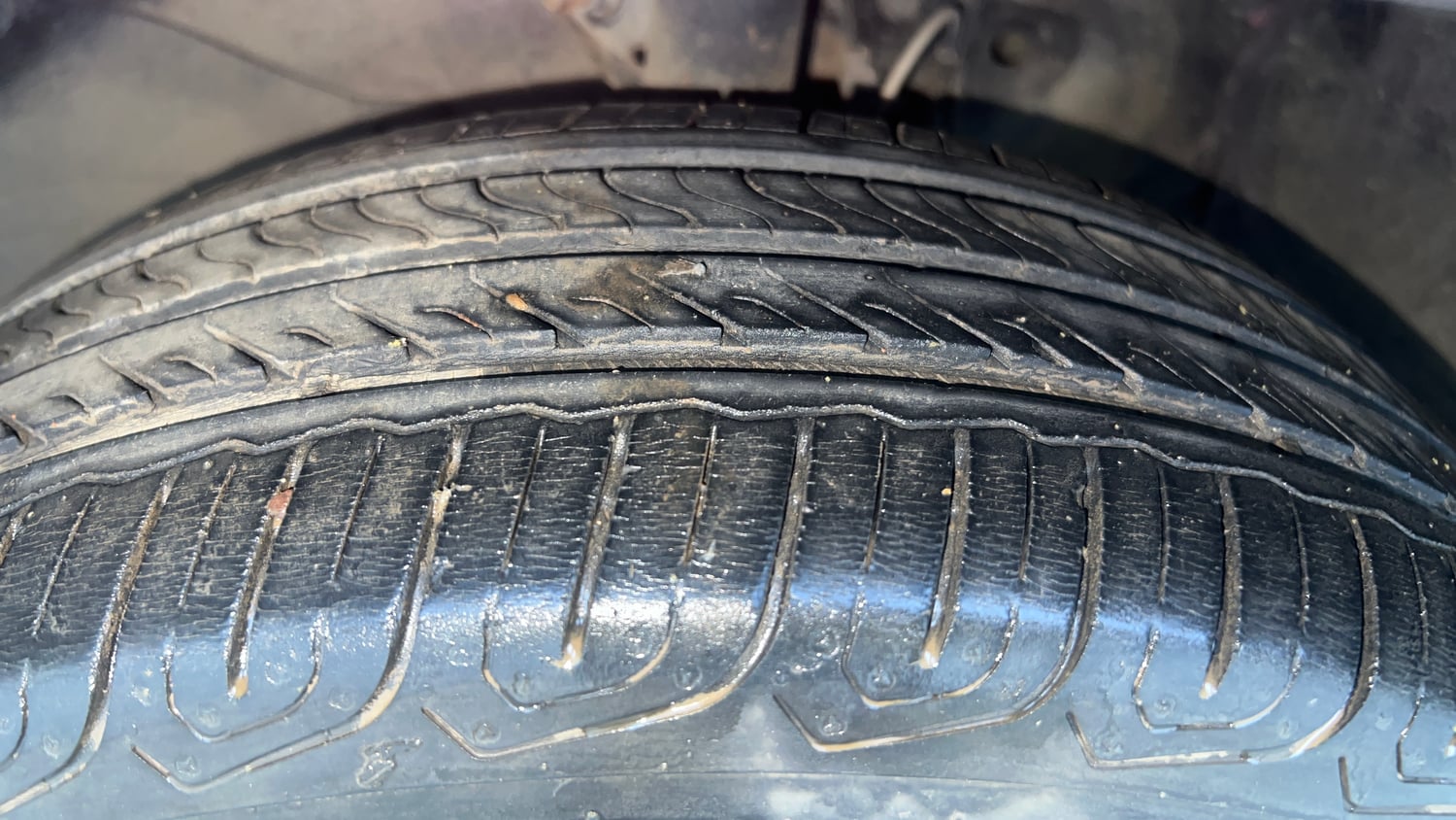 Used 2014 Honda Amaze 1.2 S AT i-VTEC Petrol Automatic tyres LEFT FRONT TYRE TREAD VIEW