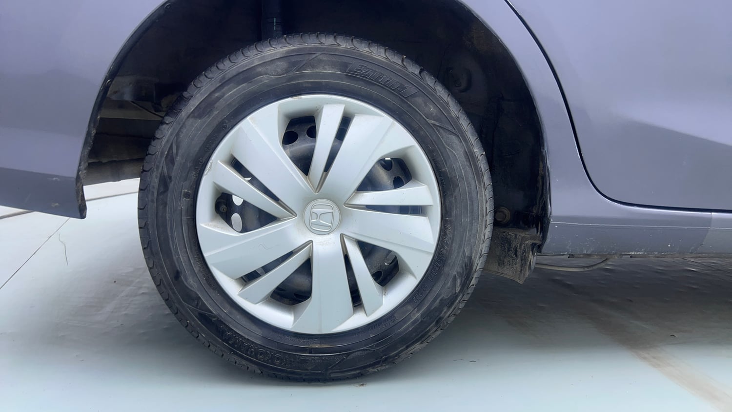 Used 2019 Honda Amaze 1.2 S MT Petrol Petrol Manual tyres RIGHT REAR TYRE RIM VIEW