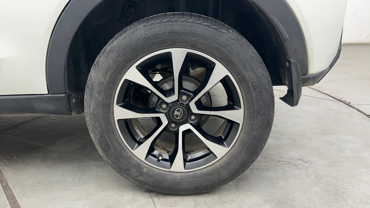 Used 2021 Tata Nexon XZA Plus (O) Diesel Diesel Automatic tyres LEFT REAR TYRE RIM VIEW