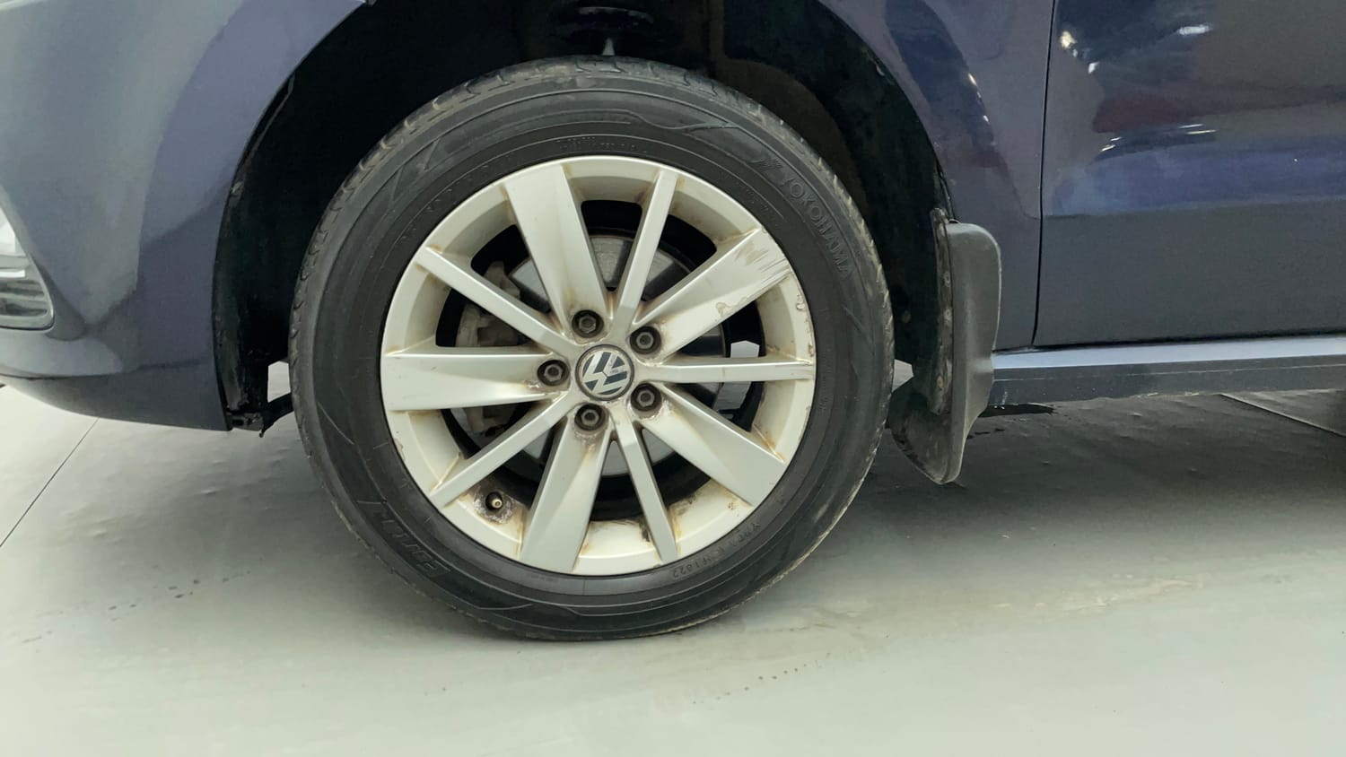 Used 2014 Volkswagen Polo Highline1.2L (P) Petrol Manual tyres LEFT FRONT TYRE RIM VIEW